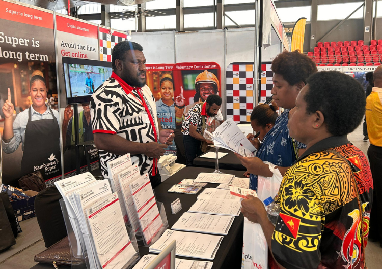 NSL Officer serving Members at the Hausples Expo DV